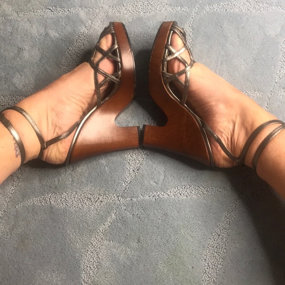 Dolce & Gabbana wrap a round metallic Wedges! - Picture 5 of 8